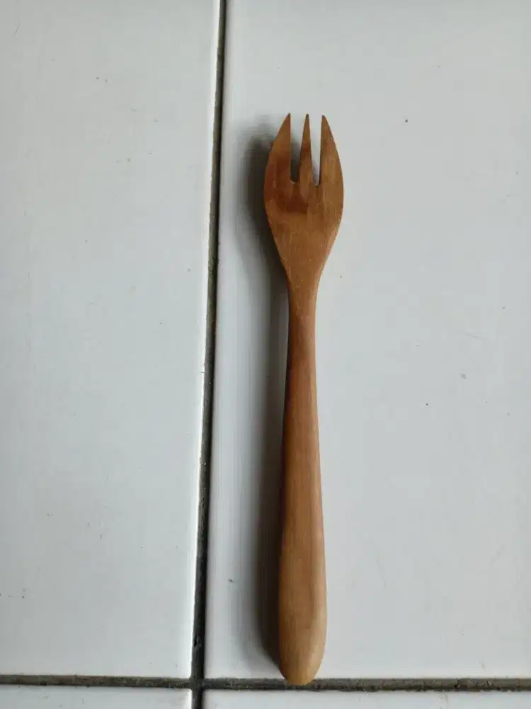 Garpu dari kayu Jati