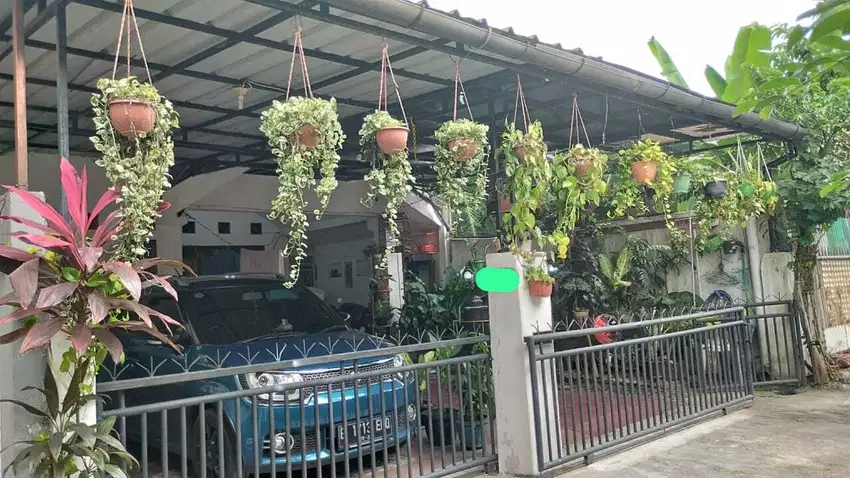 Rumah second terawat dalam komplek di tugu Cimanggis Depok