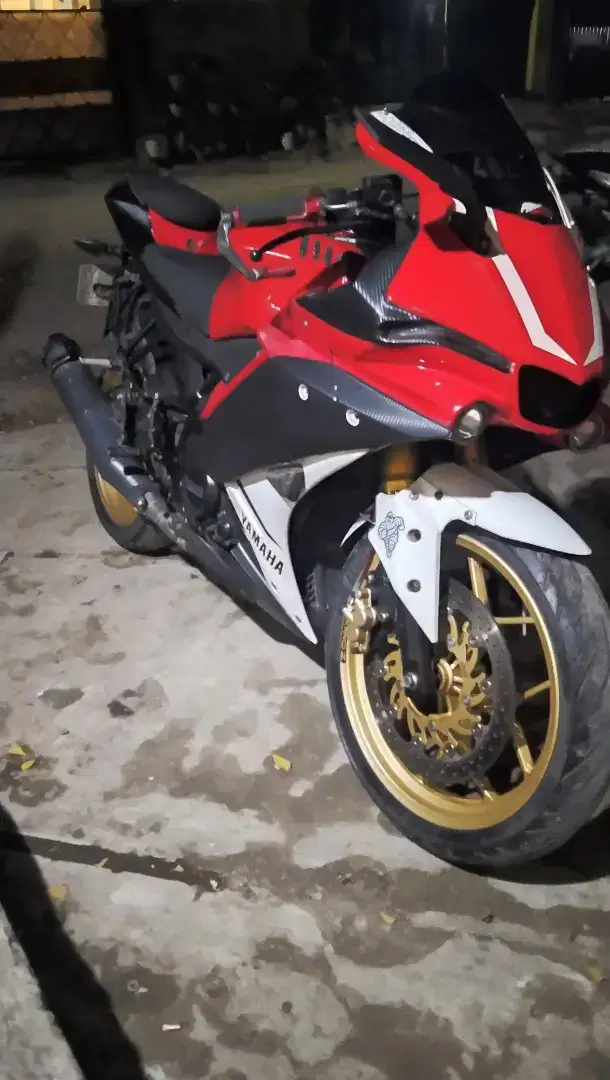 Yamaha R15 siap nongkrong