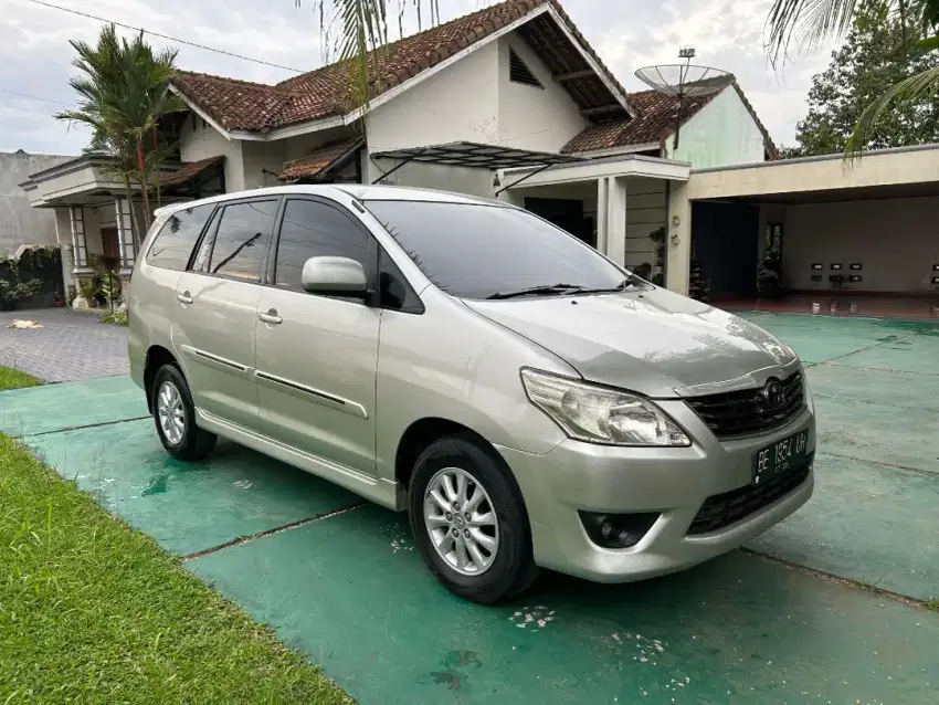 Kijang innova tipe G diesel A/T tahun 2012