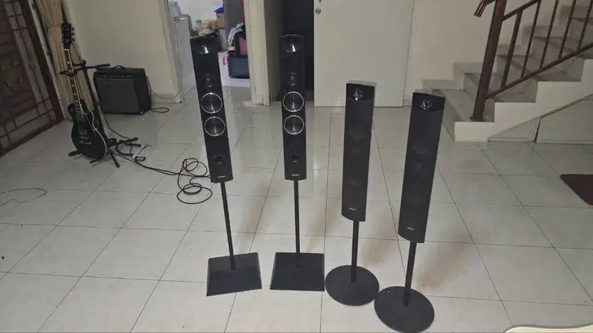 Speaker bekas home theater Merek SONY (2 buah) dan SHARP (2 buah)