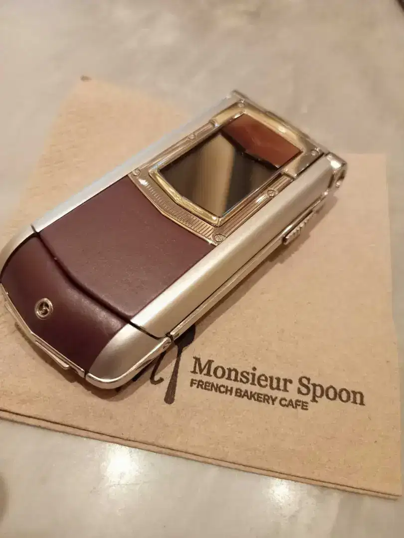 vertu constellation ayxta limited edition