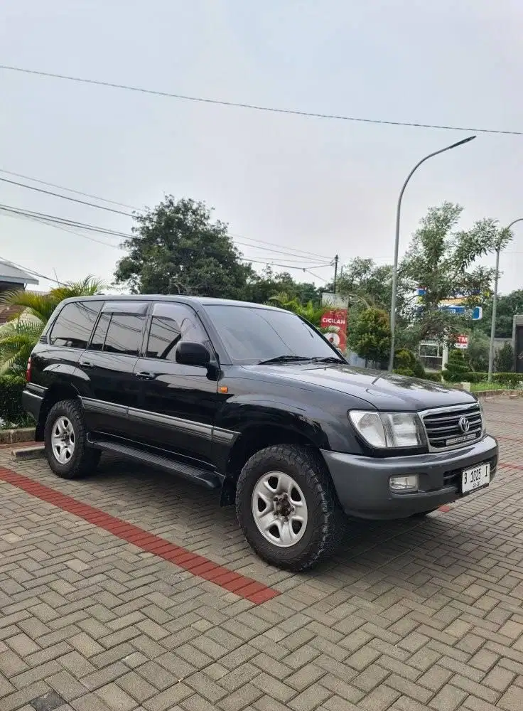 toyota landcruiser vx100 limited