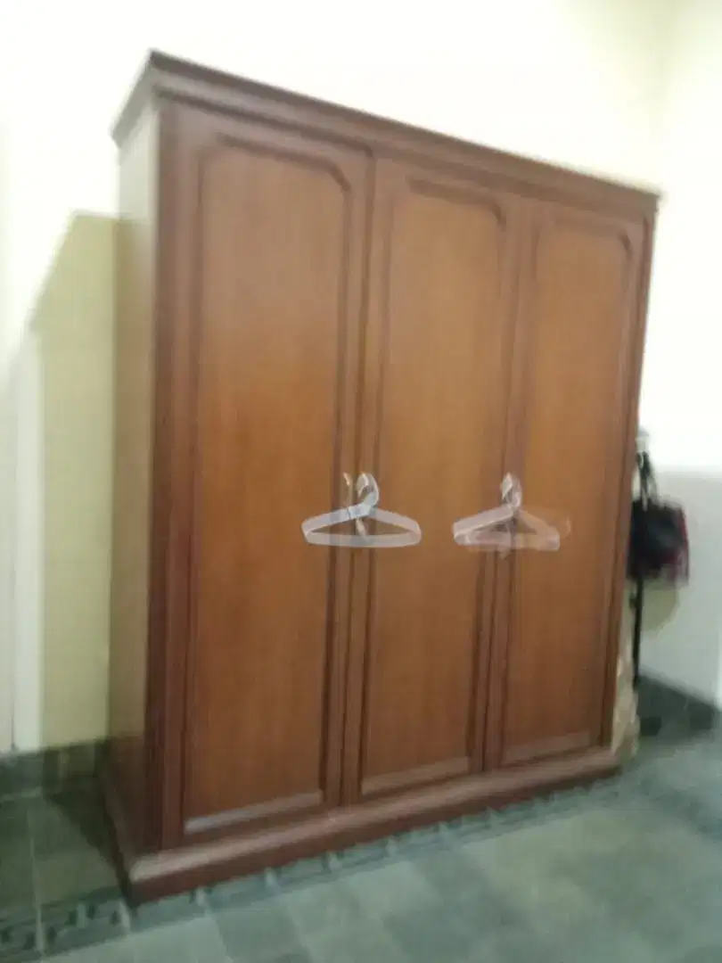 Lemari kayu jati 3 pintu