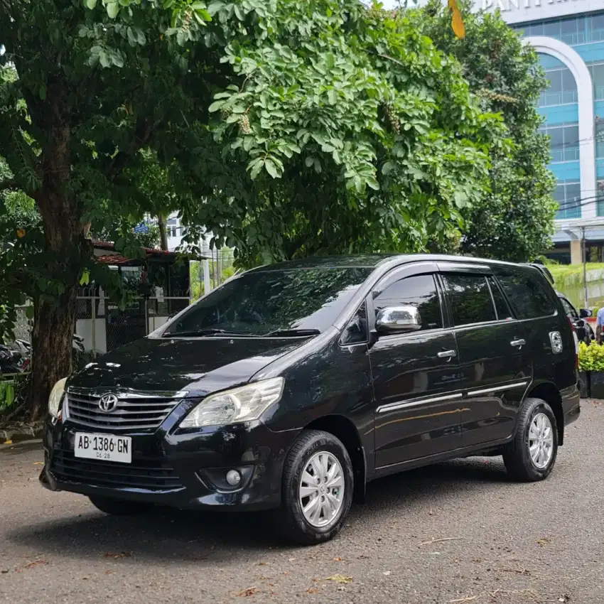 Dijual Toyota Kijang Inova G Bensin Matic 2013