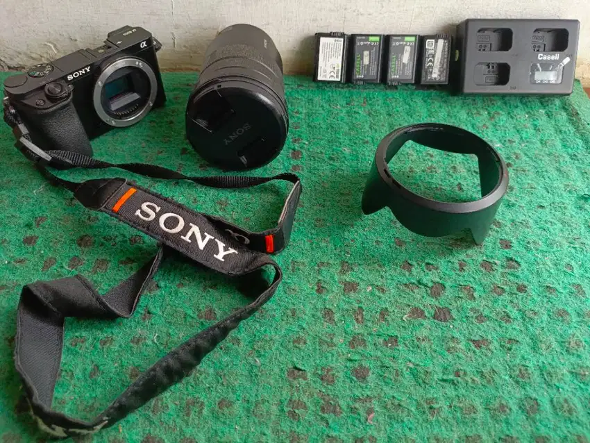 Kamera Sony A6000, Lensa Sony E PZ 18-105mm F4 G OSS, Casell Battery