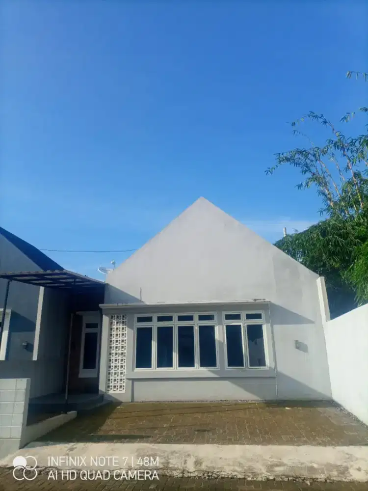 Rumah nyaman dikawasan strategis dijual krn pindah tugas