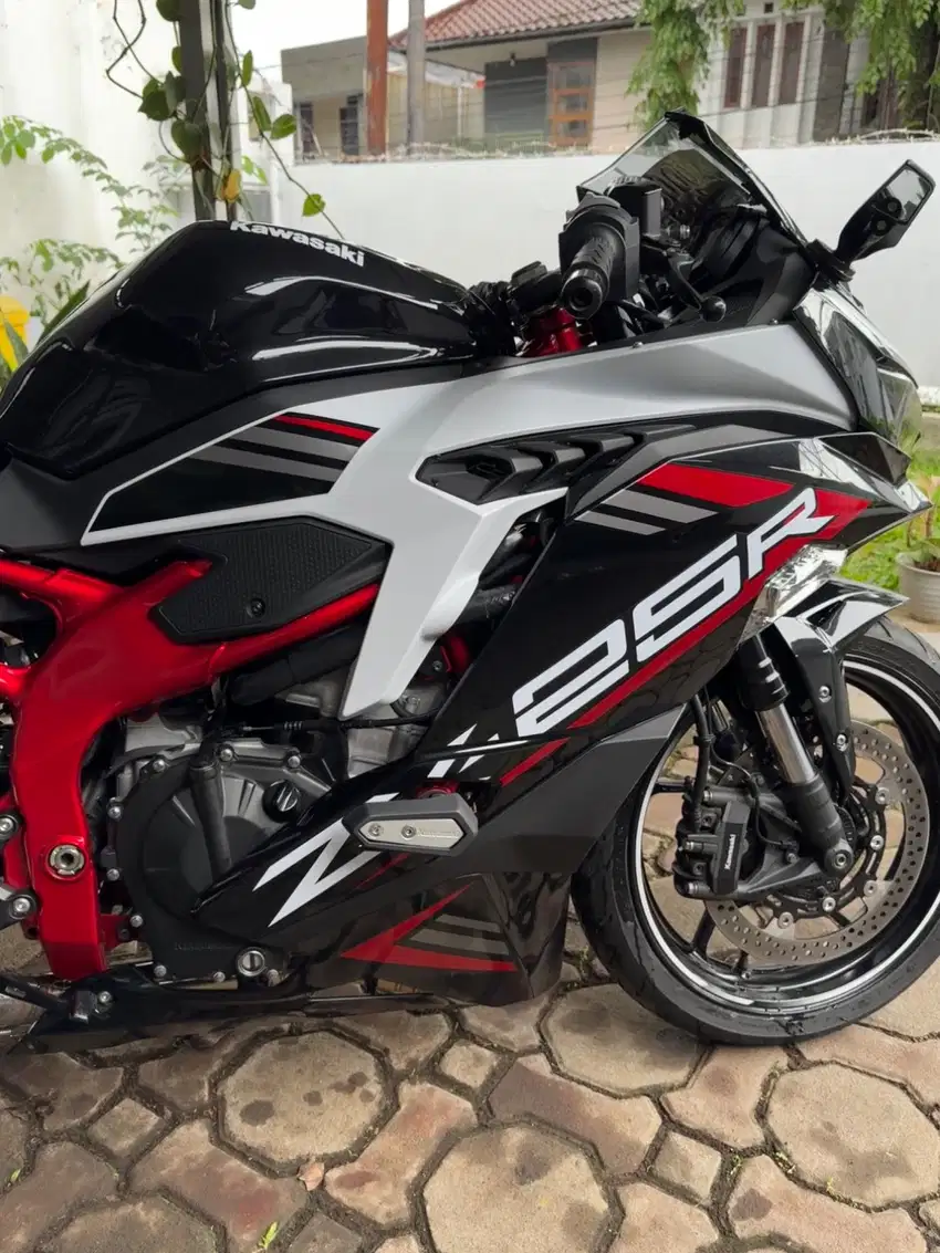 Kawasaki ZX25R Bandung Low KM