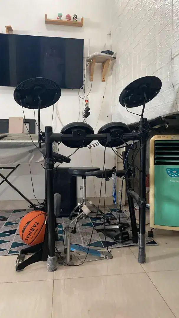 Di jual drum elektrik,speaker dan kursi