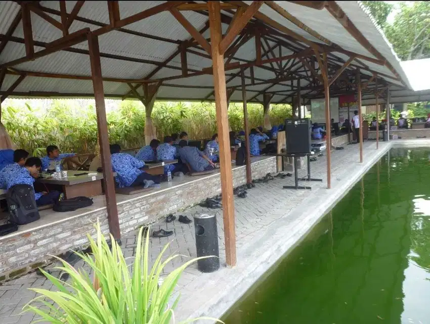 RESTAURANT RAYA TAMAN SAFARI PRIGEN  PASURUAN MALANG