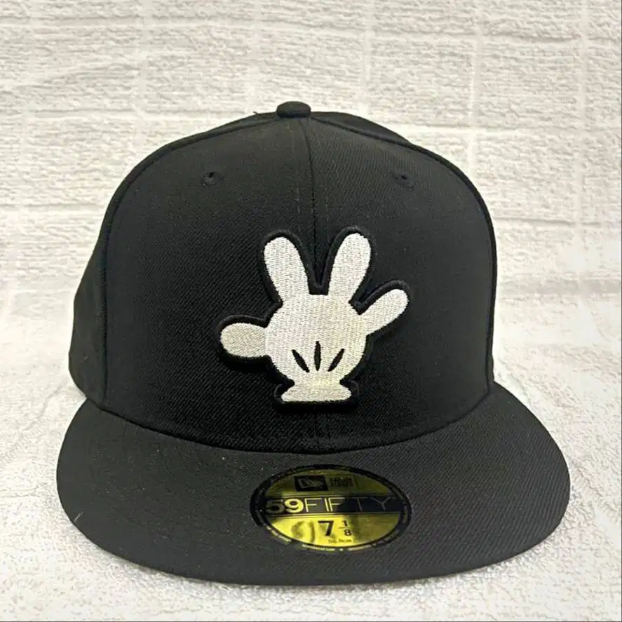 Topi New Era x Disney / Mickey Hand - 59Fifty