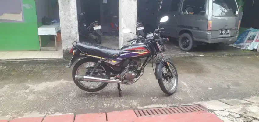 MOTOR HONDA GL MAX 2002 ANTIK MULUS 99% ORISINEL