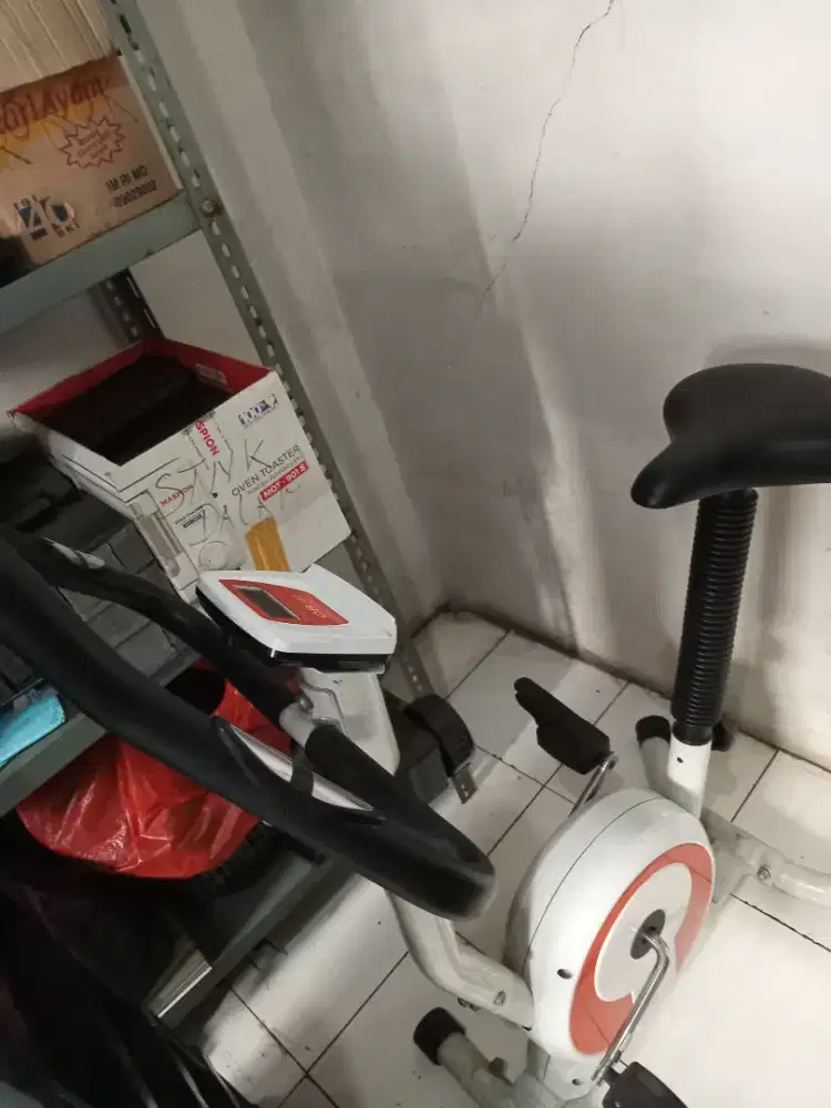 Sepeda statis OB FIT