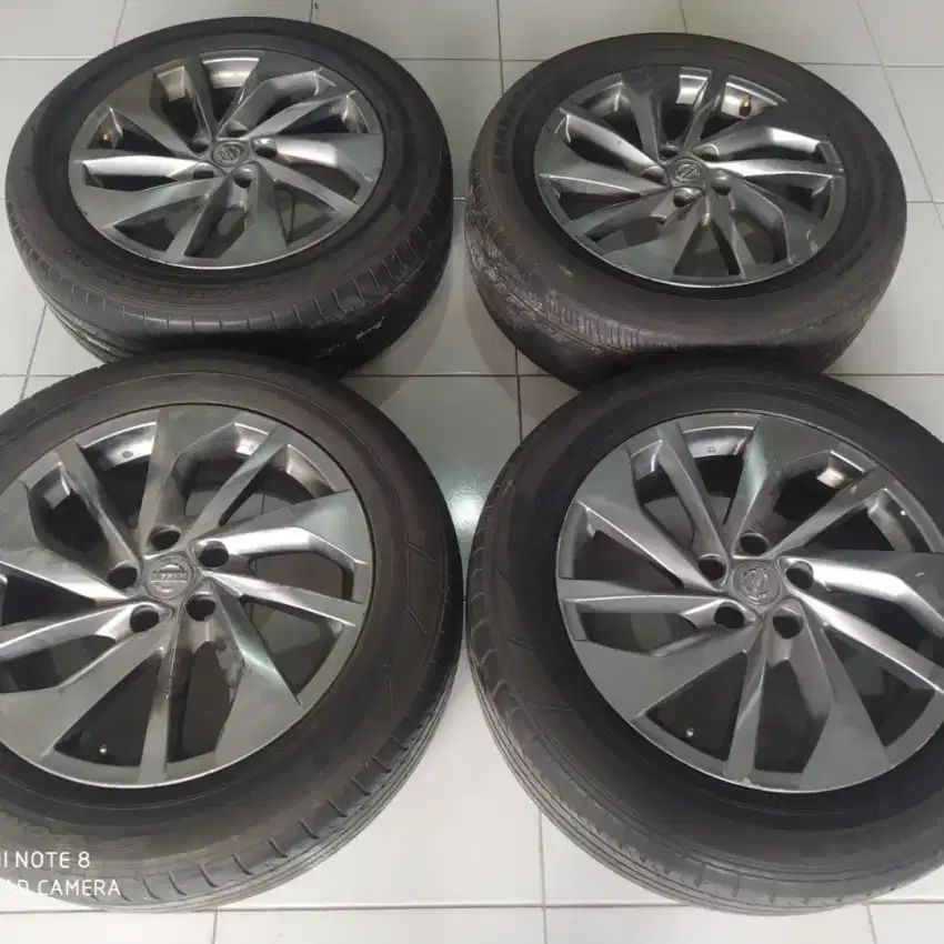 Velg oem Nissan xtrail T32 r18 mulus hub wa