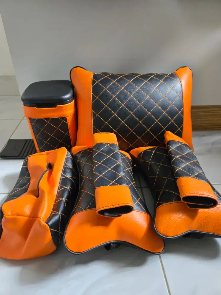 Set Bantal Mobil Kulit