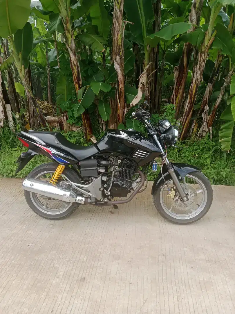 Dijual Honda Tiger Lama Convert TIGER REVO