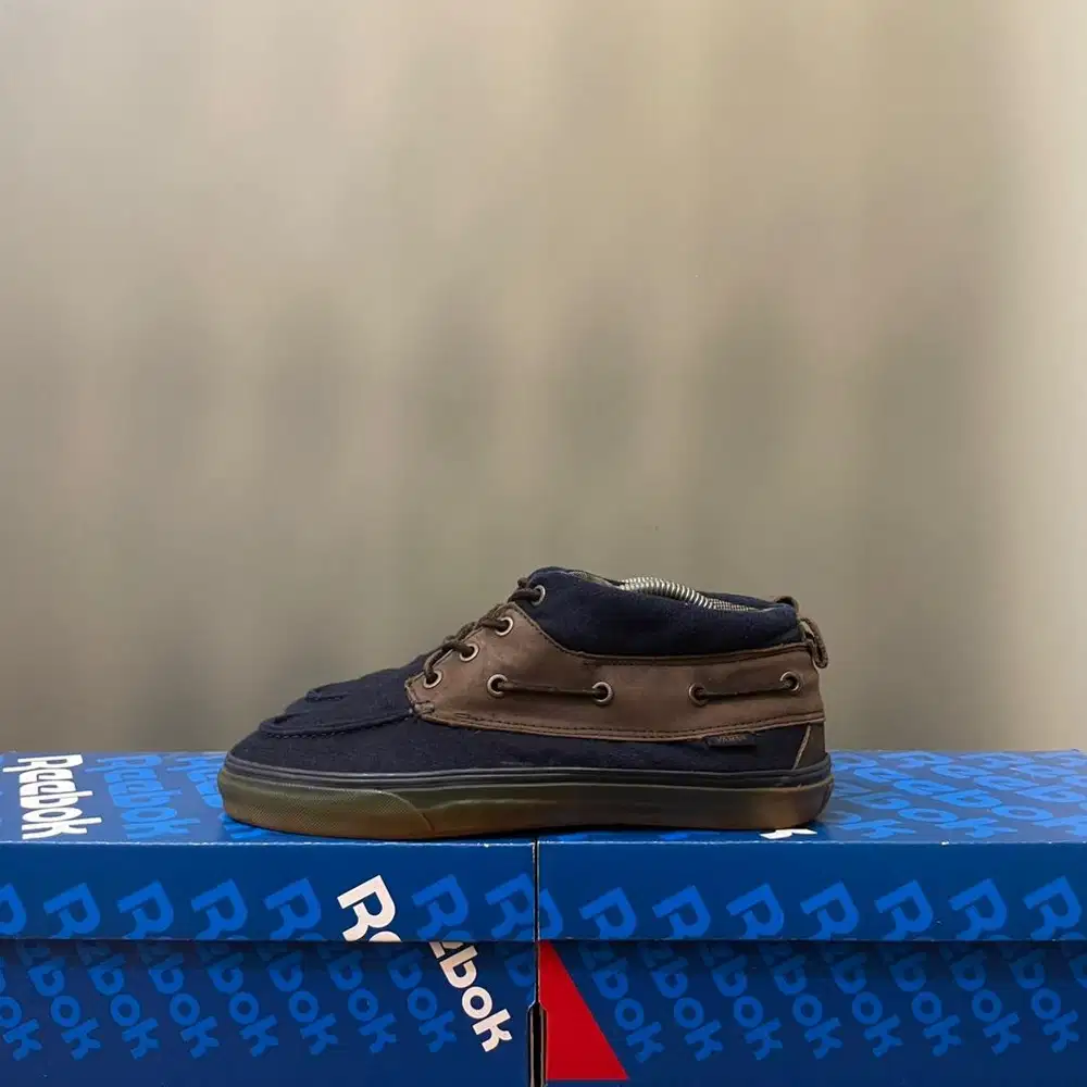 42 - Sepatu Vans Bekas Second Vans CA Chukka Del Barco Decon Bekas