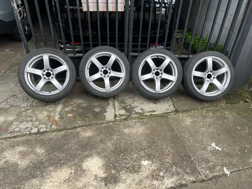 Velg r17 lubang 4