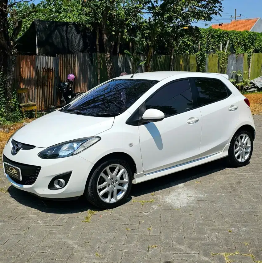 Mazda 2 sport matic 2012