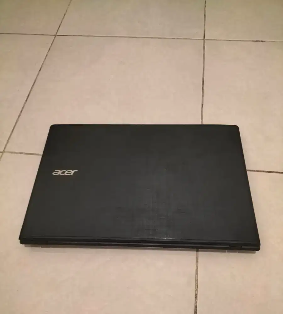Laptop Acer travelmate gaming core i5 -8gb+256-vga 2gb
