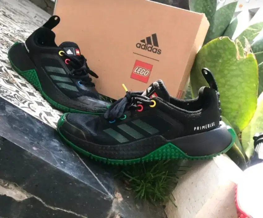 Sepatu anak adidas lego