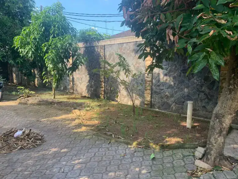 Dijual Murah Tanah + Bangunan di Cipondoh Kota Tangerang