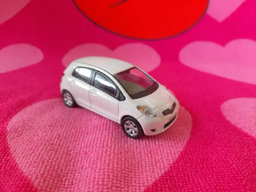 Diecast Toyota Yaris Bakpao skala 43