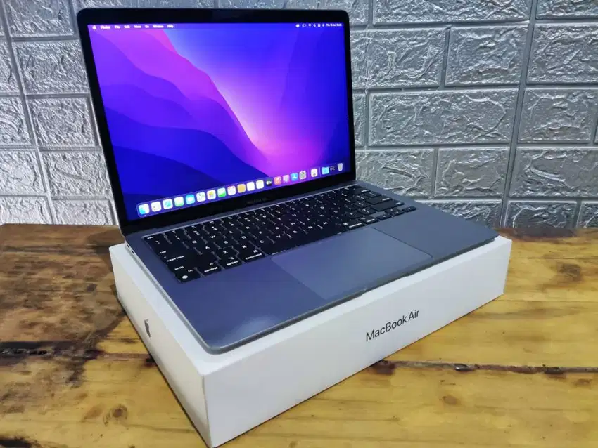 Macbook Air M1 RAM 8GB SSD 256GB Space Grey Fullset Sebulan Pakai