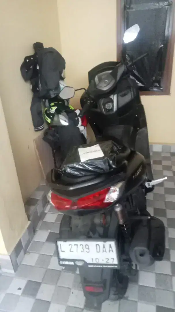 Dijual yamaha NMAX tahun 2022, warna hitam, plat L, barang masih mulus