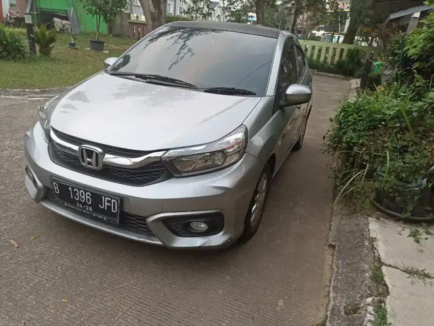 Honda Brio silver 2021