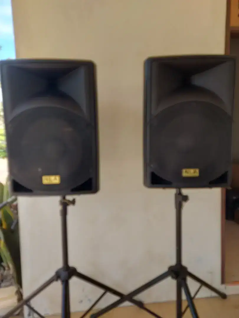 Speaker aktif 15 inc