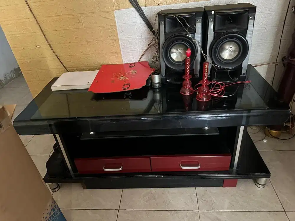 Bofet tv kaca Import