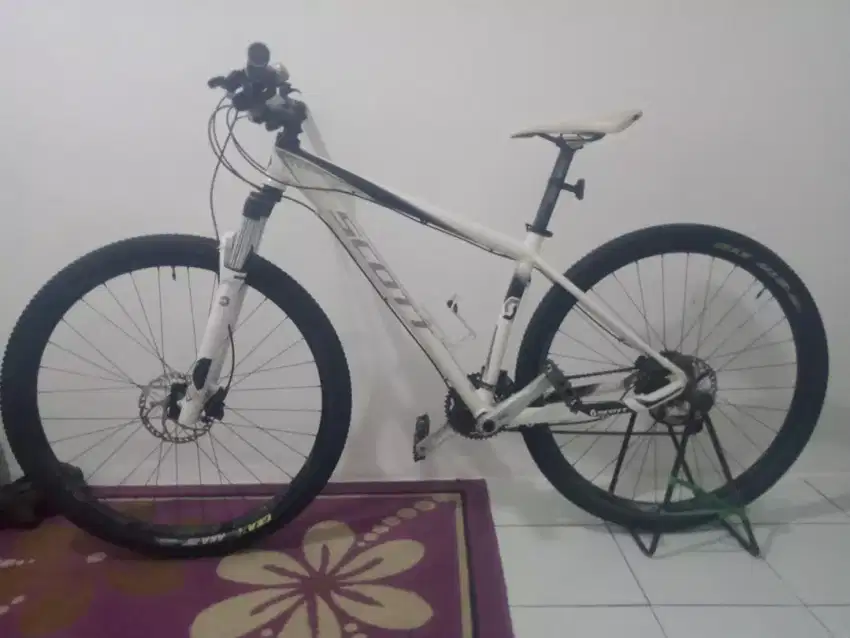 Sepeda MTB Scott scale team 29er