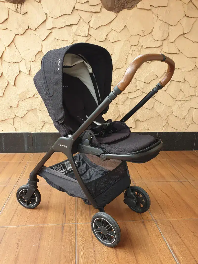 Nuna Triv 2021 Ebony (Sudah Magnetic Buckle)