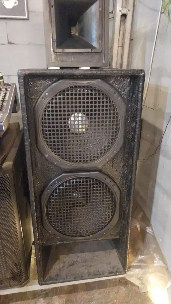 Doktor speaker aktif amplifier bisa service di tempat