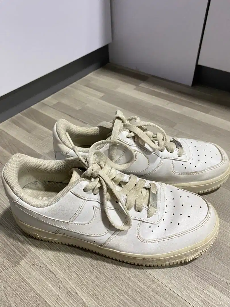 NIKE AIR FORCE 1 white