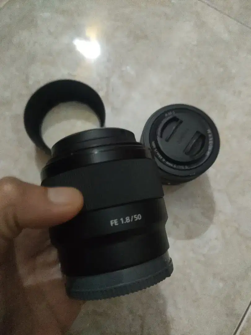 Lensa kit dan 50 mm