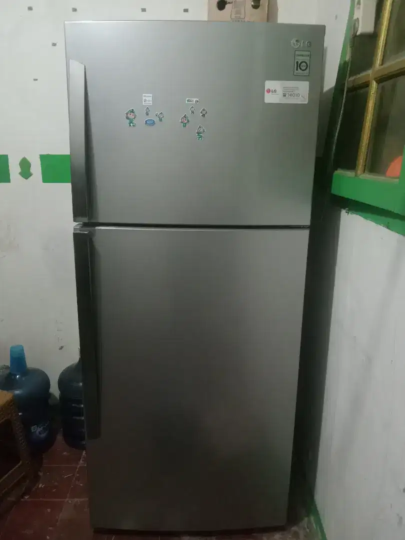 Kulkas LG 2 pintu kapasitas 560Ltr