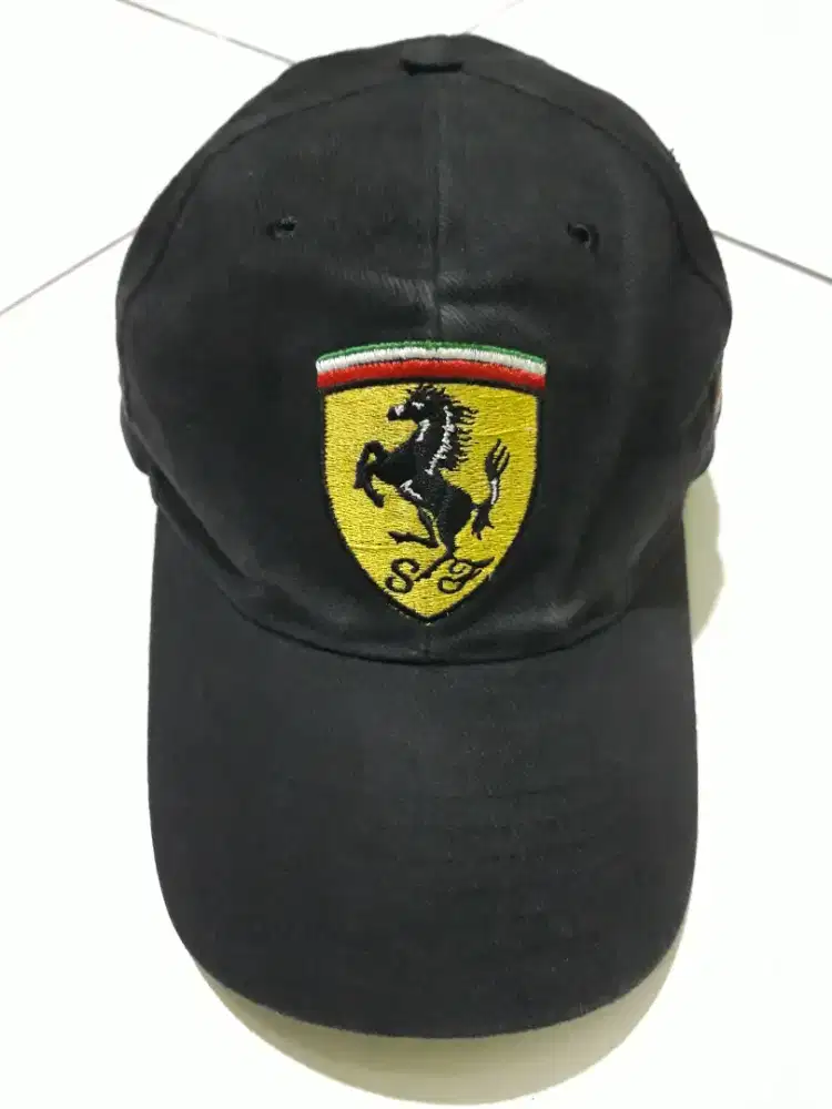 Topi olahraga impor siap pake minat ambil di rumah