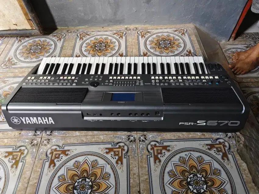 Yamaha PSR S670