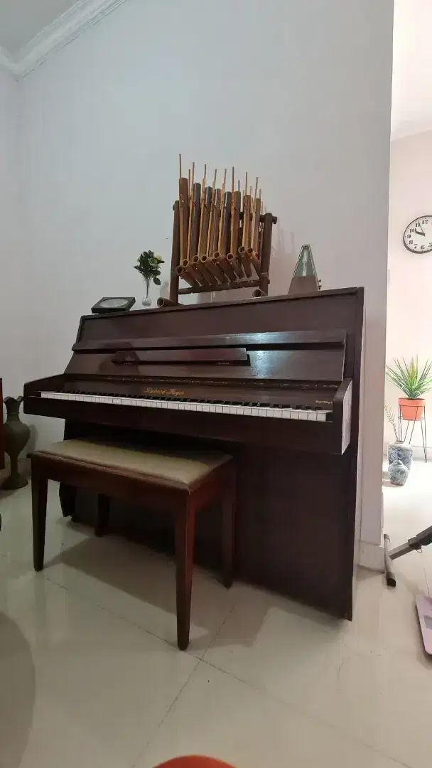 DIJUAL PIANO MERK RICHARD MEYER