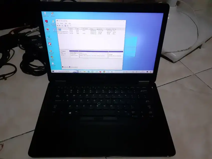 Laptop bekas mulus nego berkualitas murah Laptop Dell Latitude E5470