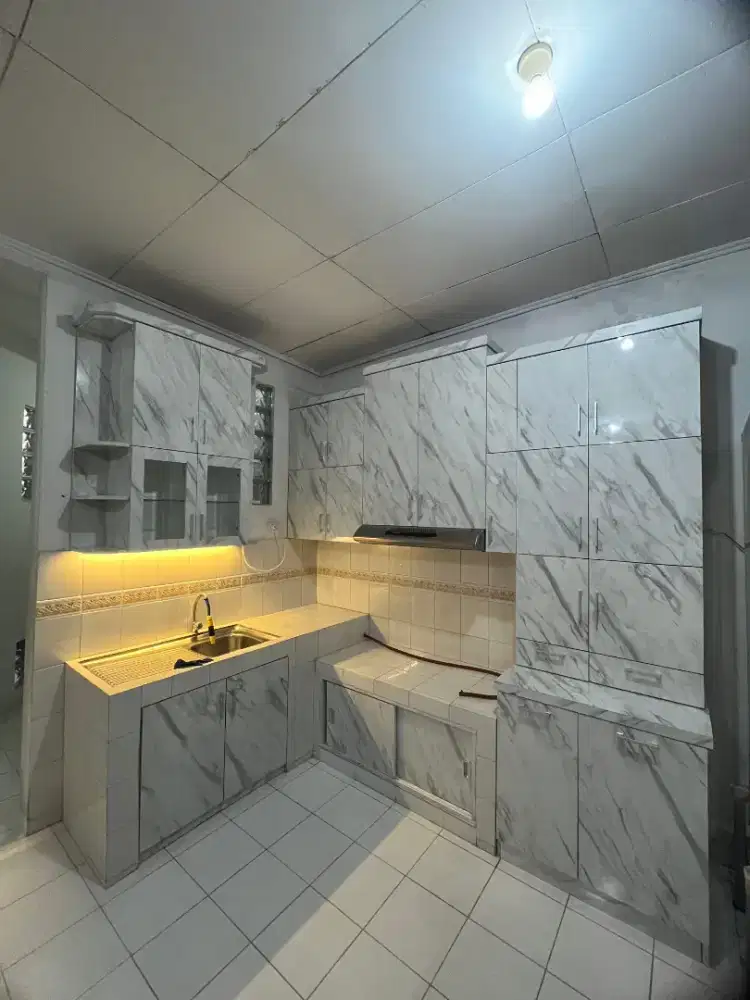 Lemari dapur minimalis costum