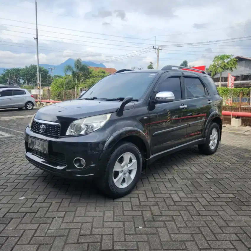 Dijual Toyota Rush 2012 tipe S AT