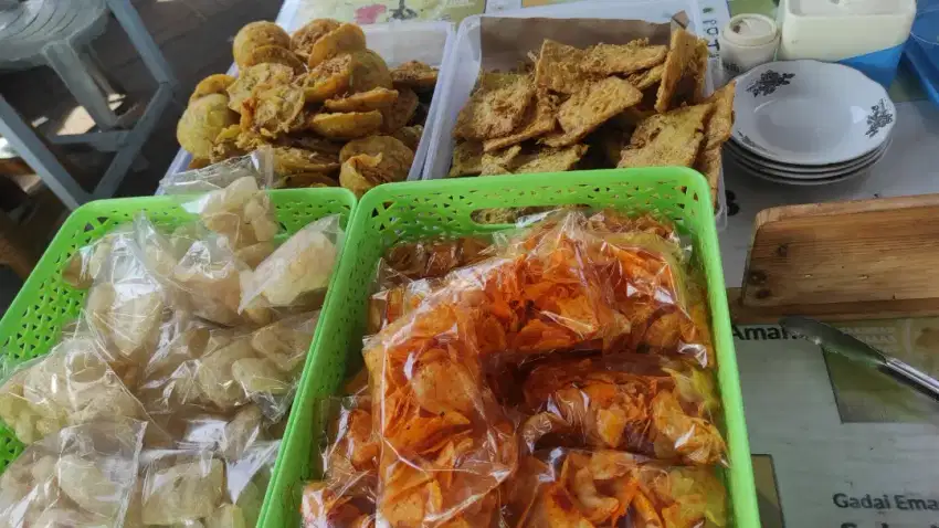 Butuh pegawai wanita untuk rumah makan