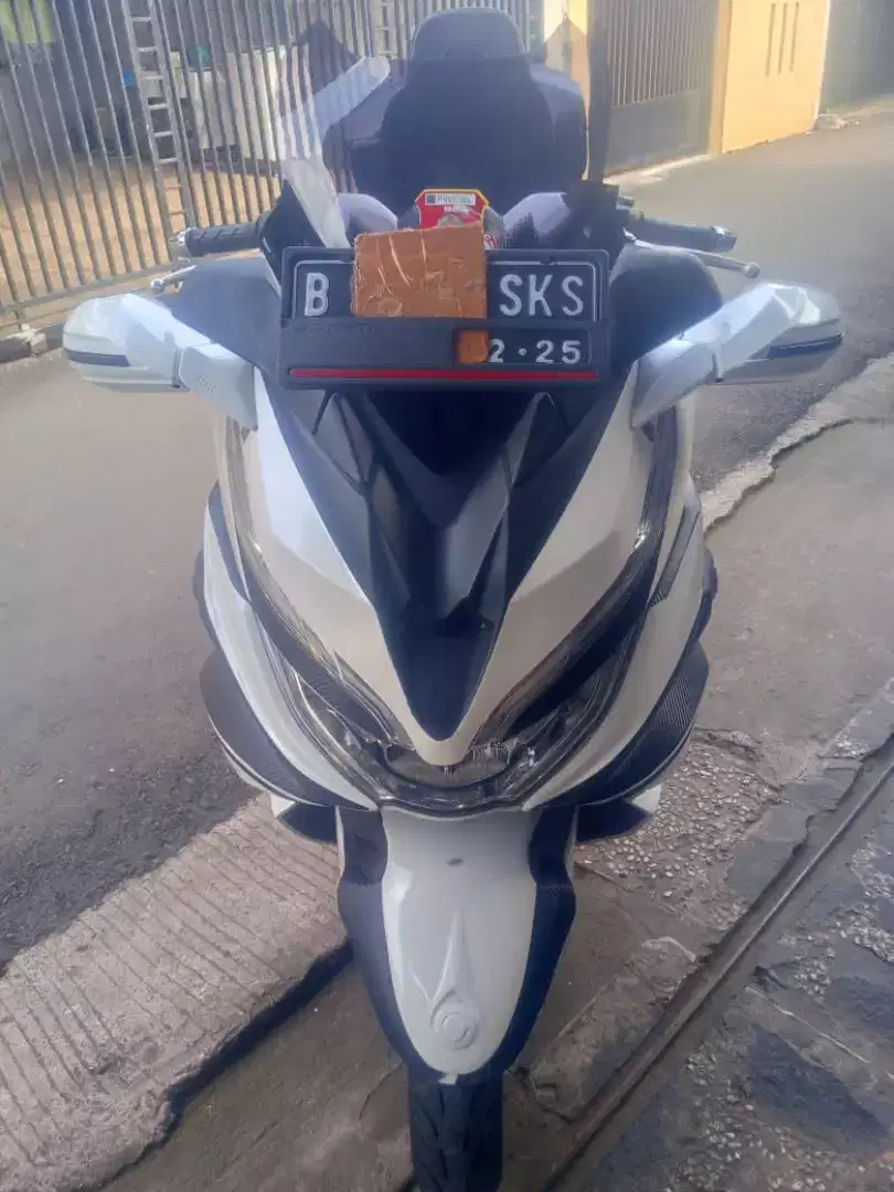 HONDA PCX 150 putih rbh GOLD WING jrg ada 2020 PJK telat B DKI