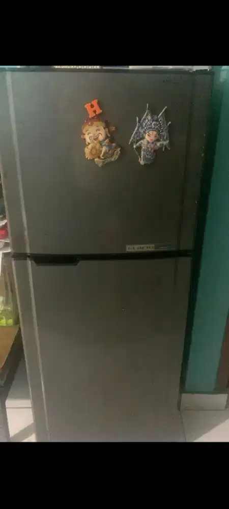 Toshiba Glacio 2 pintu