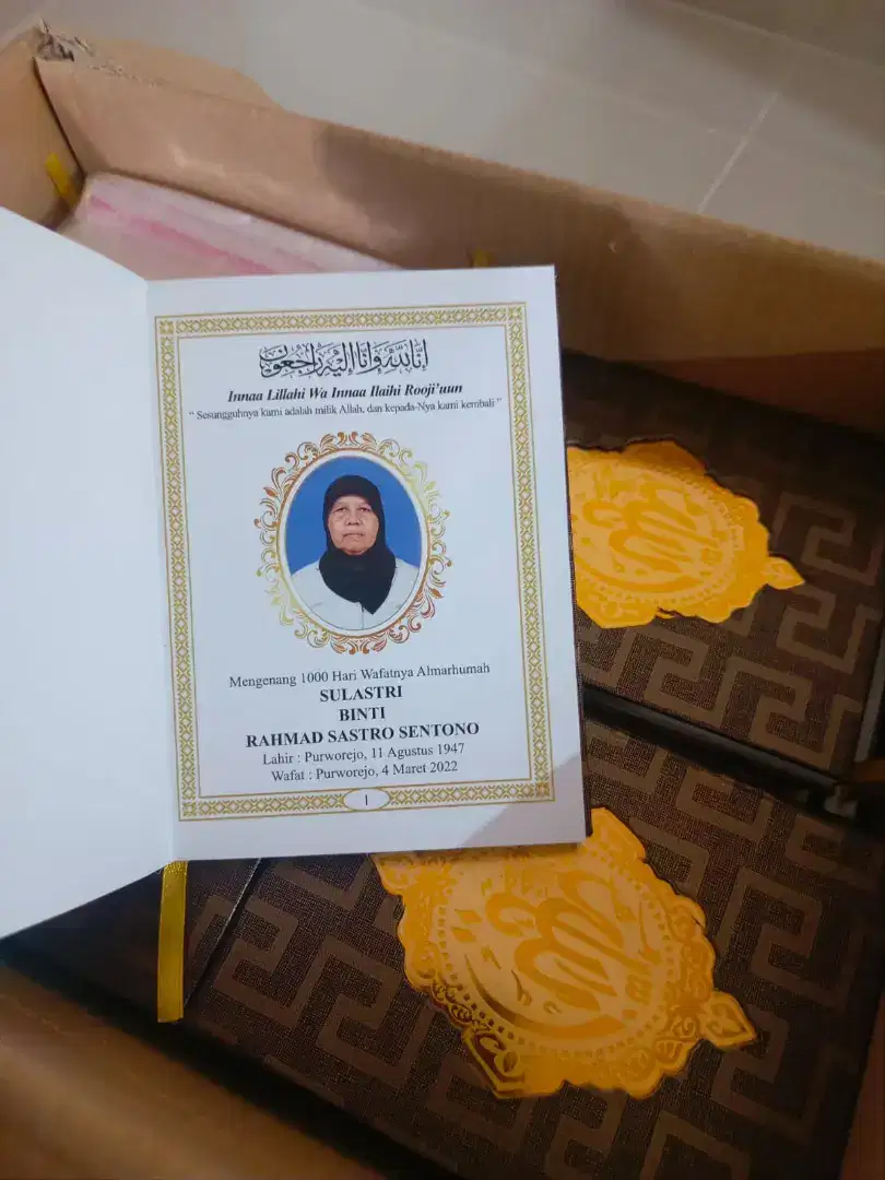 Buku Yasin 100 Hari pakai foto dan keluarga yg berduka