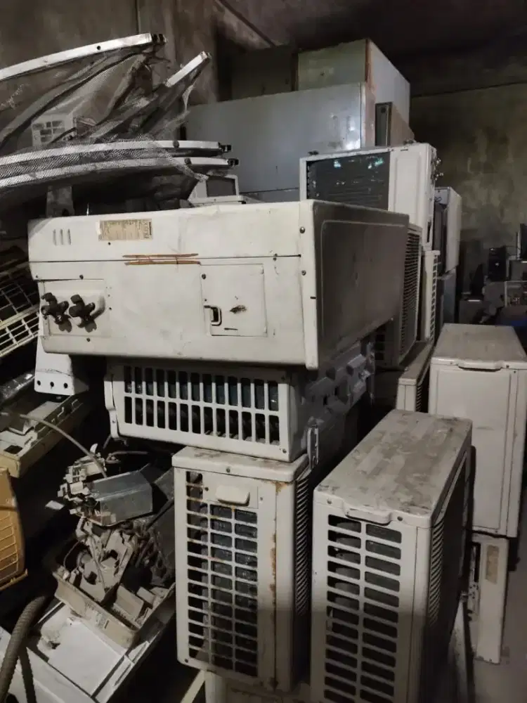 Terima elektronik bekas atau rusak