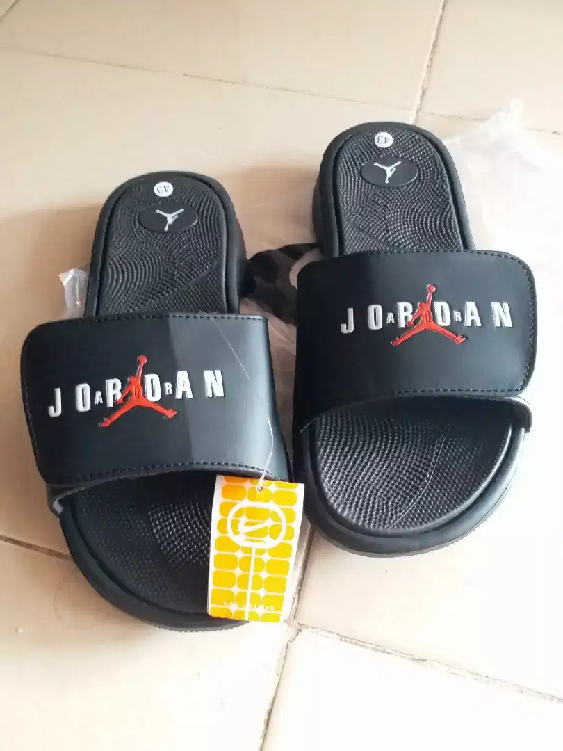 Sandal Jordan original Size 43, Baru Fulltag